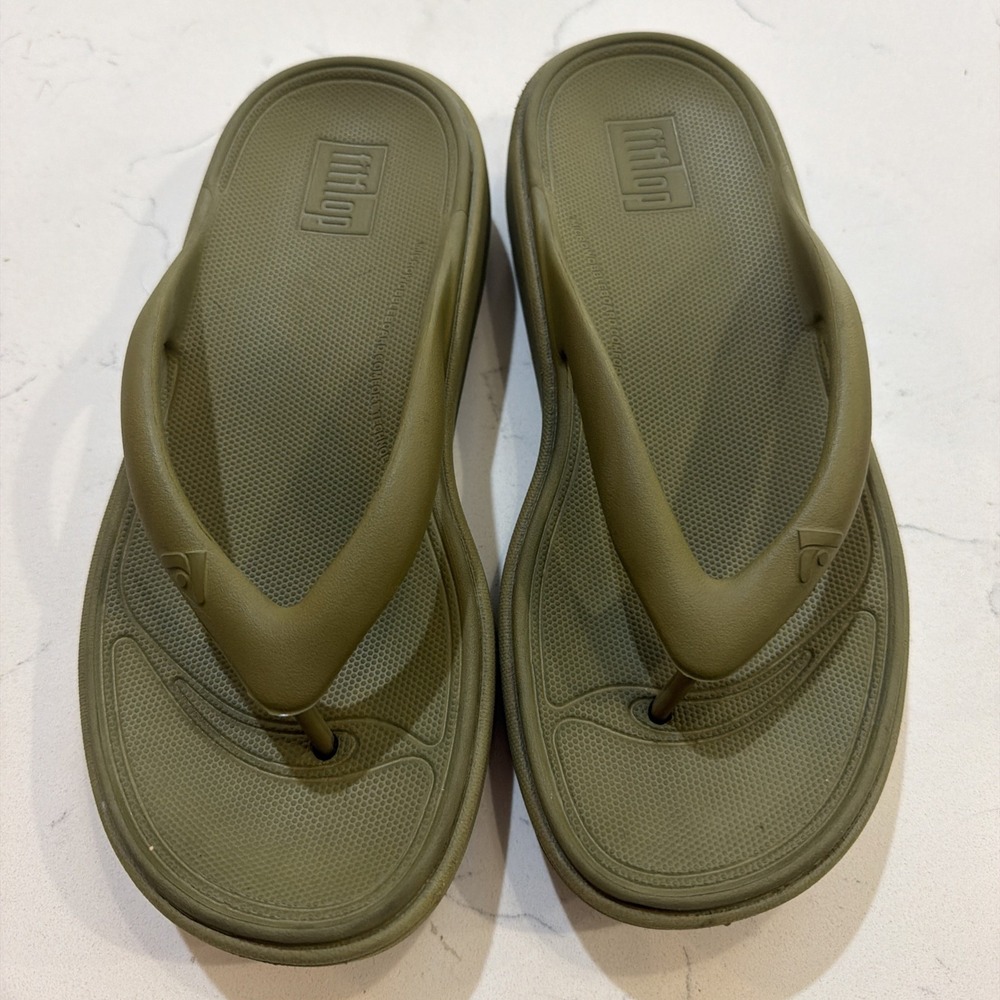 FitFlop Relieff Recovery Toe Post Sandals Womens Size 7 Army Green